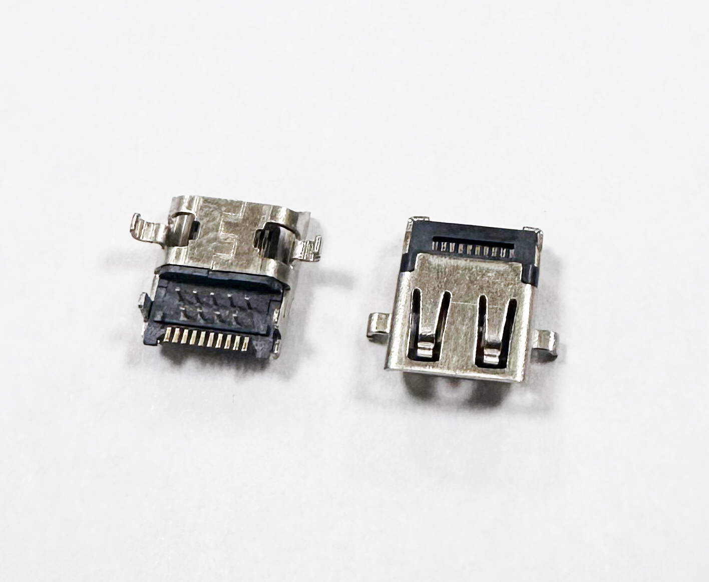 HDMI? D TYPE 沉板；殼子DIP斜口；端子DIP+SMT母座；CH=0.85  XK-002T0.6-19P